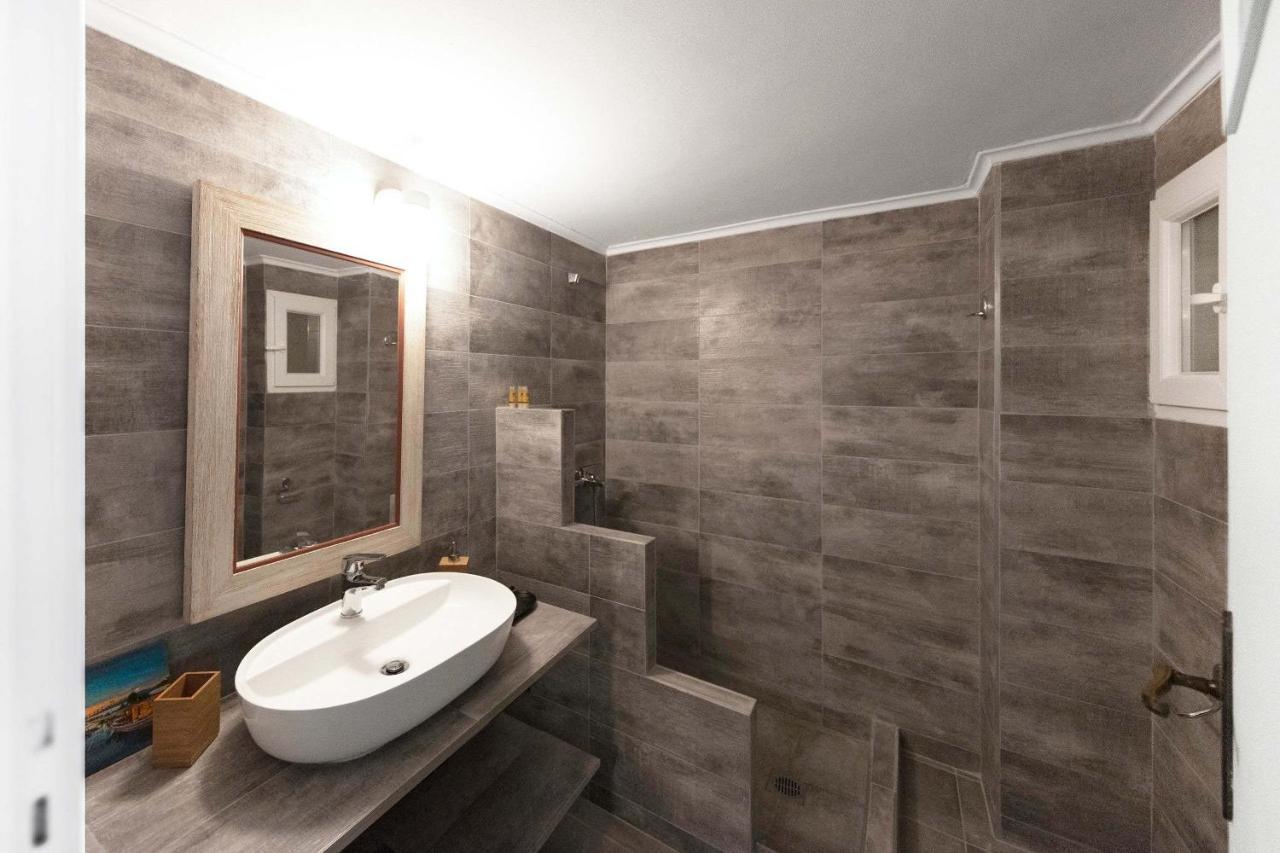 Spacious 3 Bedroom Apt Near Acropolis Museum เอเธนส์ ภายนอก รูปภาพ