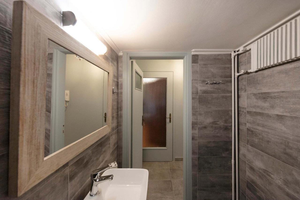 Spacious 3 Bedroom Apt Near Acropolis Museum เอเธนส์ ภายนอก รูปภาพ